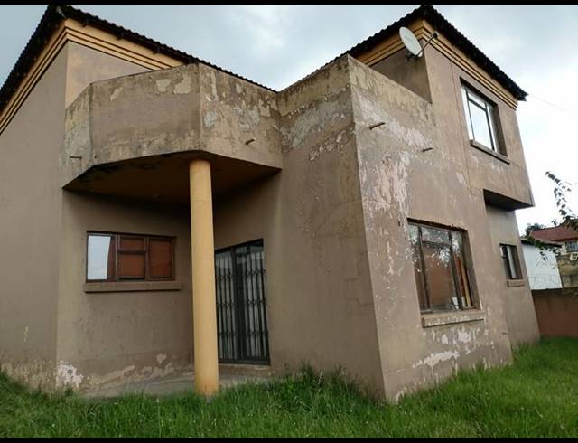 4 BEDROOM HOUSE FOR SALE IN ZAKARIYYA PARK